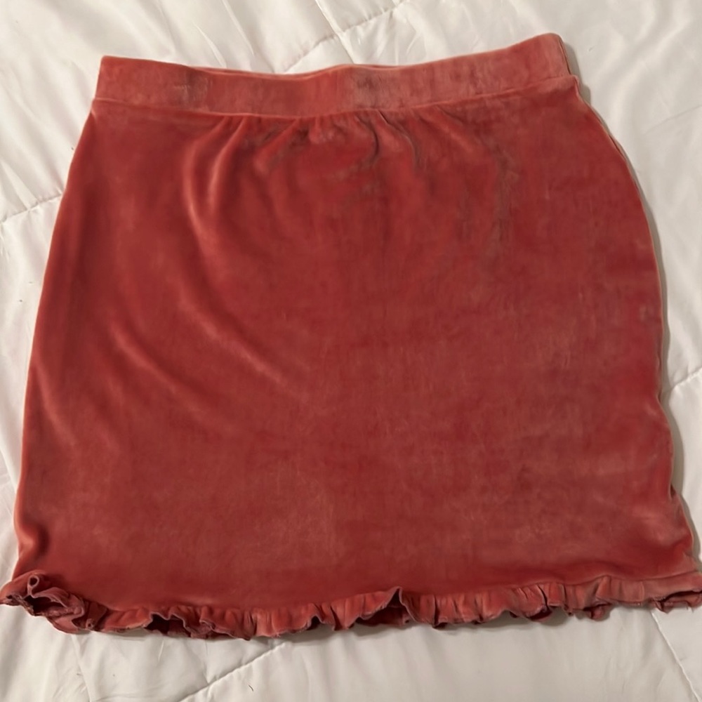 New never worn dusty rose velvet size medium Altar’d State skirt